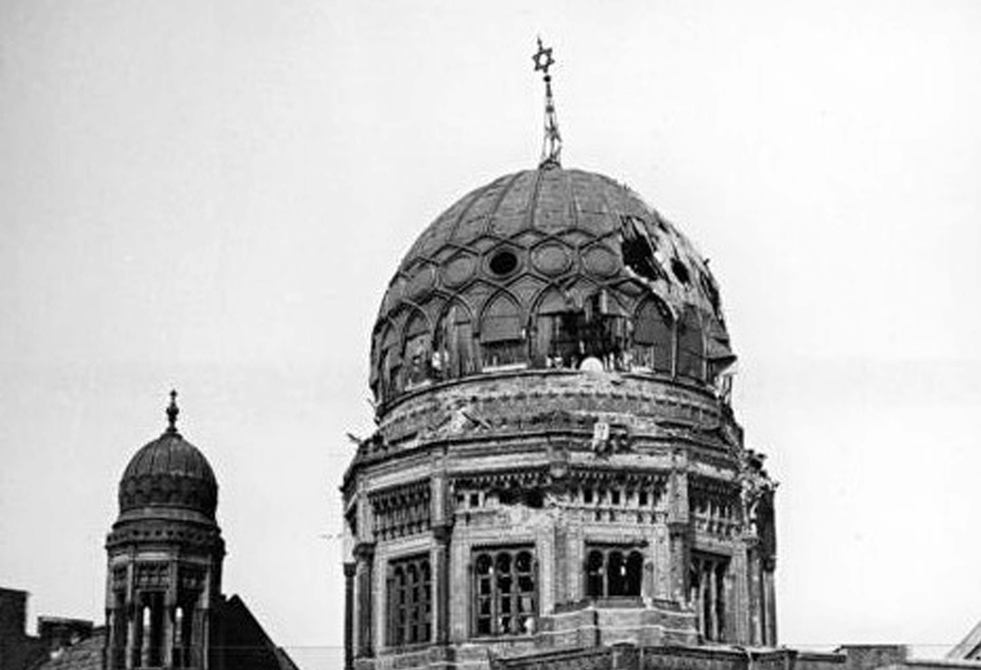 Die zerstörte Berliner Neue Synagoge in der Oranienburger Straße (1948).