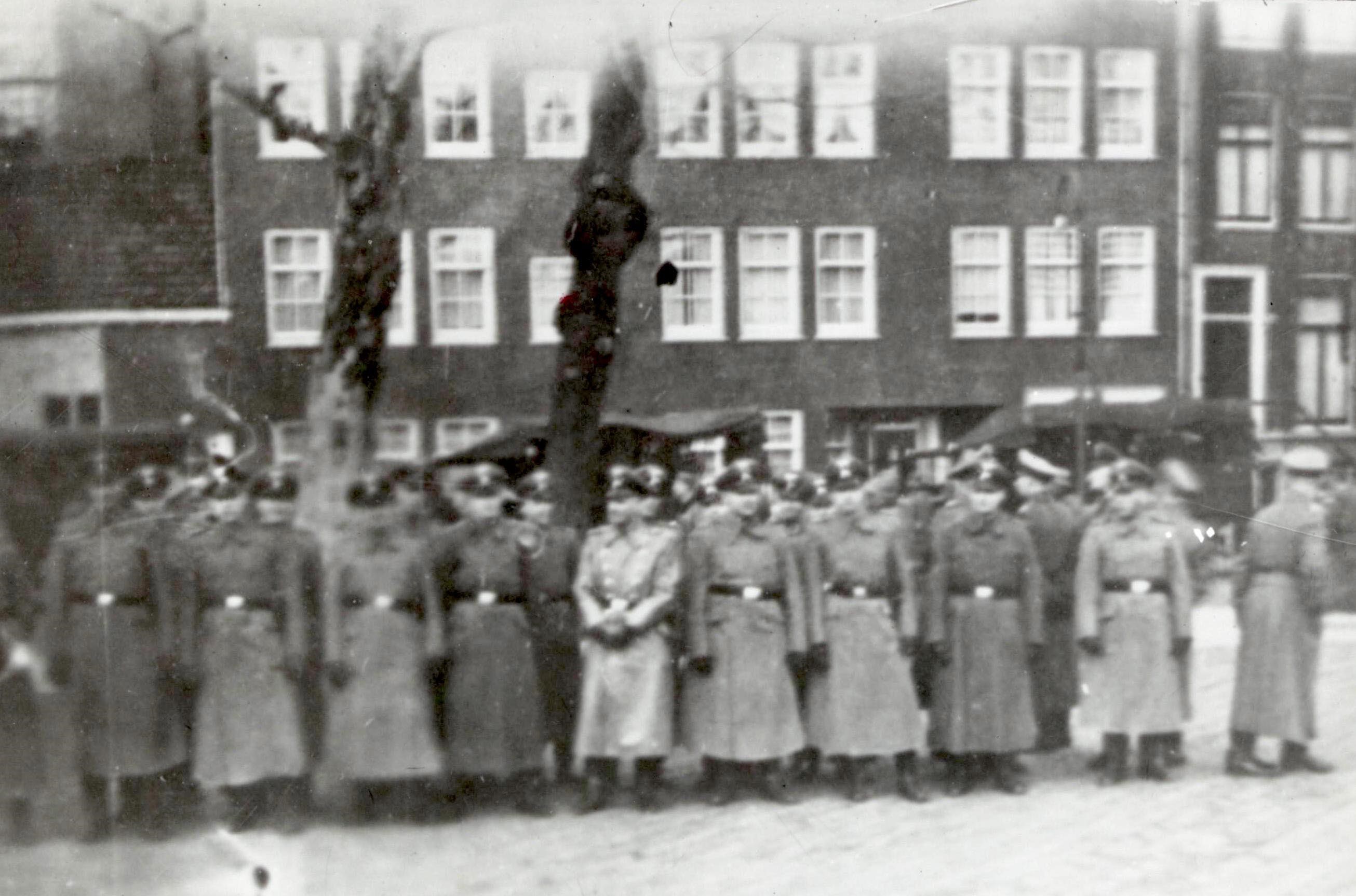 Deutsche Razzia am Jonas Daniël Meijerplein in Amsterdam, Februar 1941.